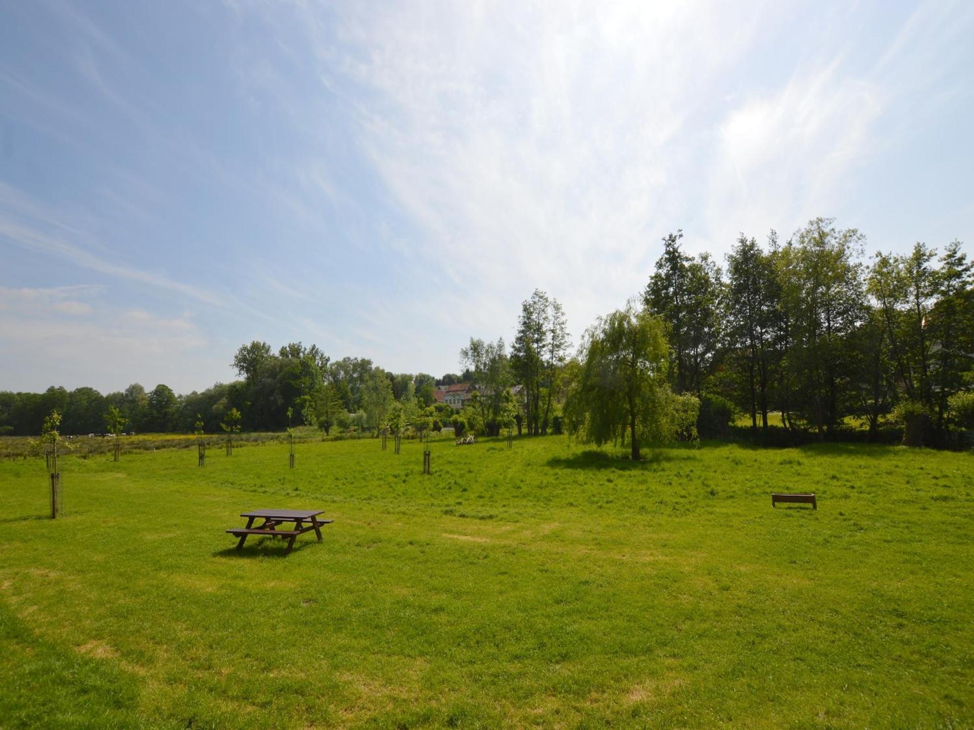 Stunning Holiday Home Near Forest In Сленакен Экстерьер фото